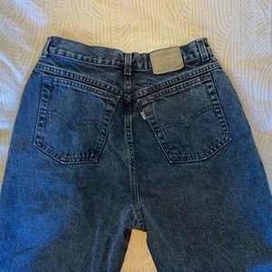 Levi’s 900 series dark wash vintage high rise jeans 26/28 waist